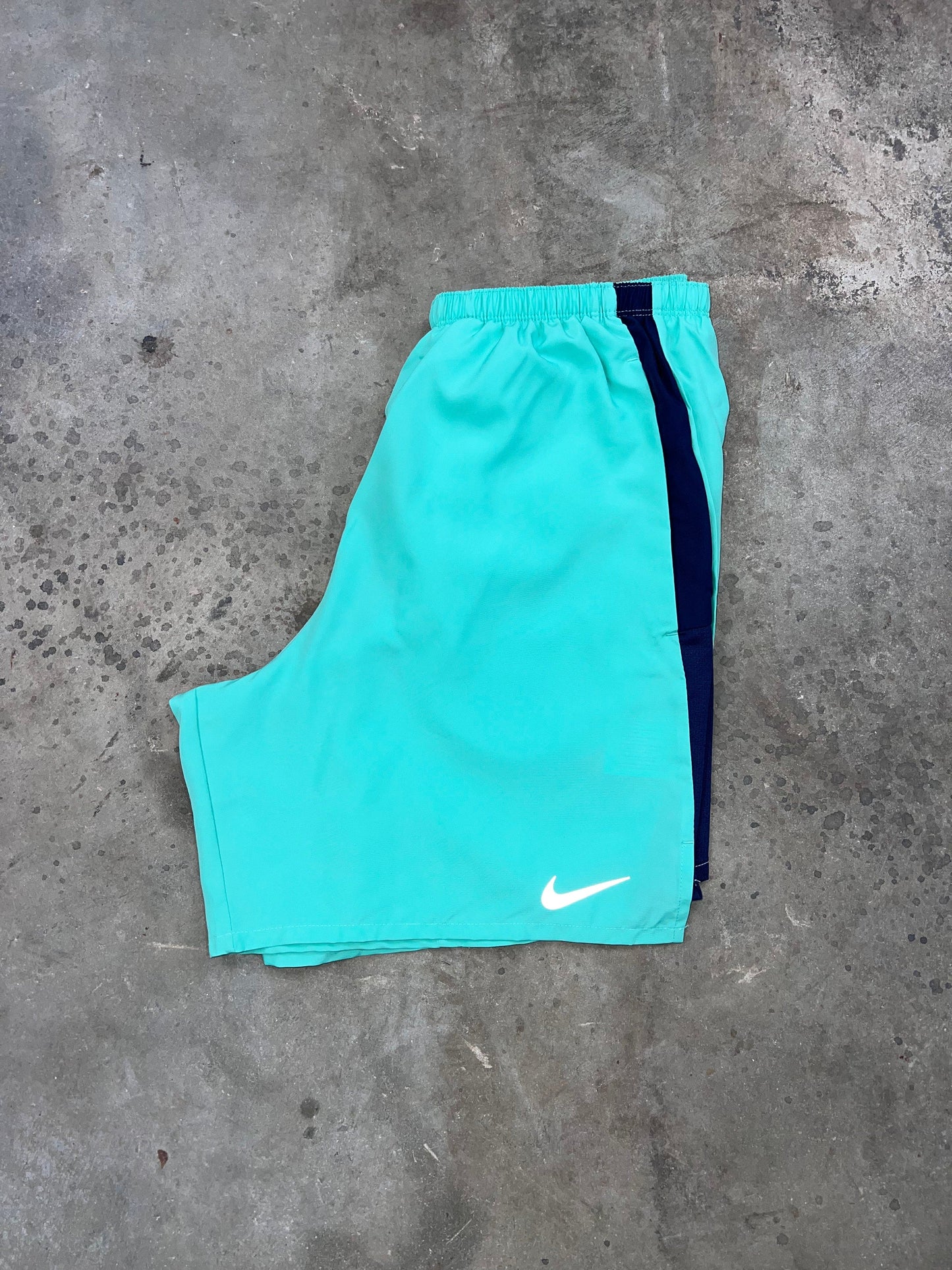 Nike Challenger Shorts - Mint
