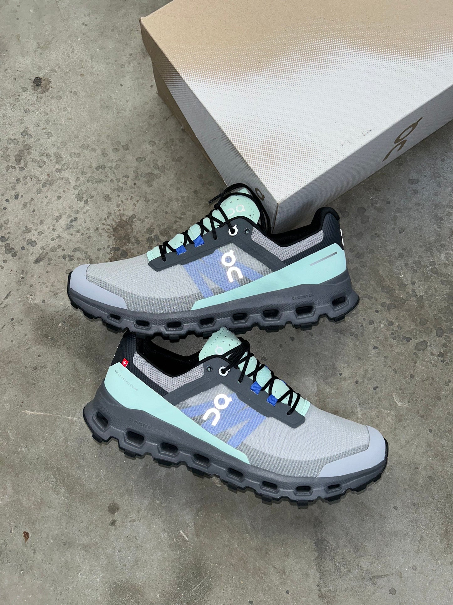 On Running CloudVista - Alloy / Black