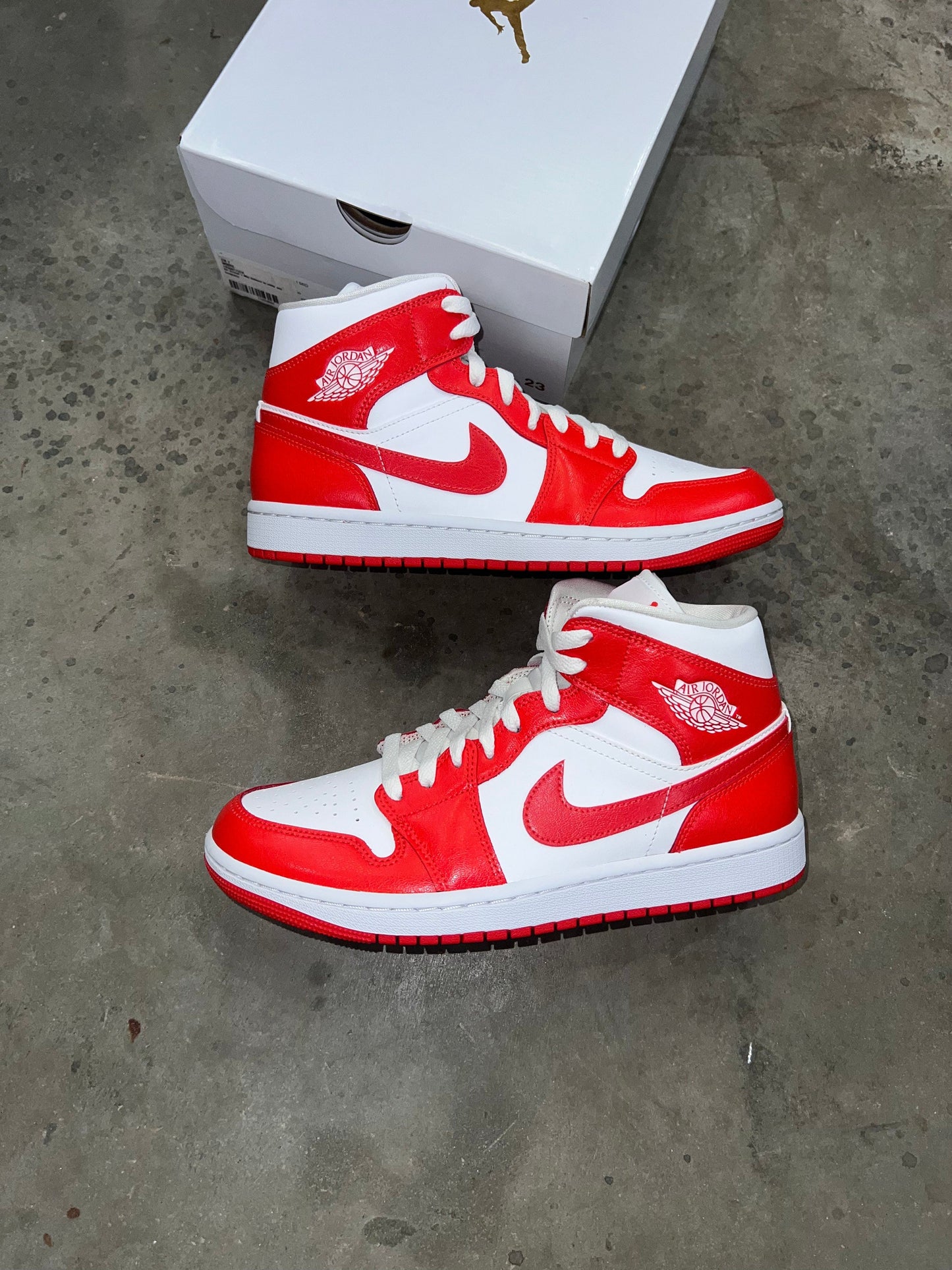 Nike Air Jordan - White / Red