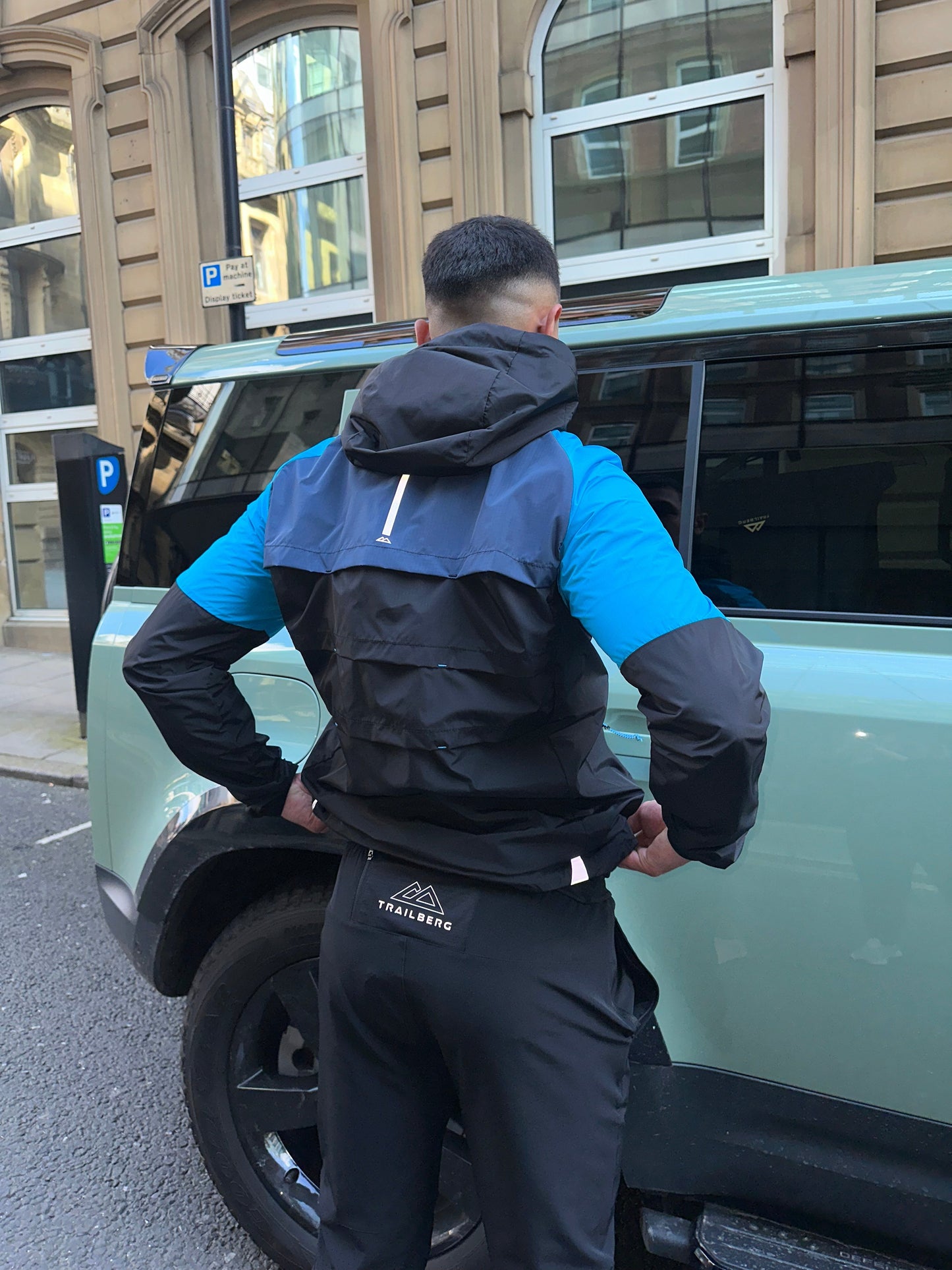Trailberg Ozone Windbreaker - Black / Blue