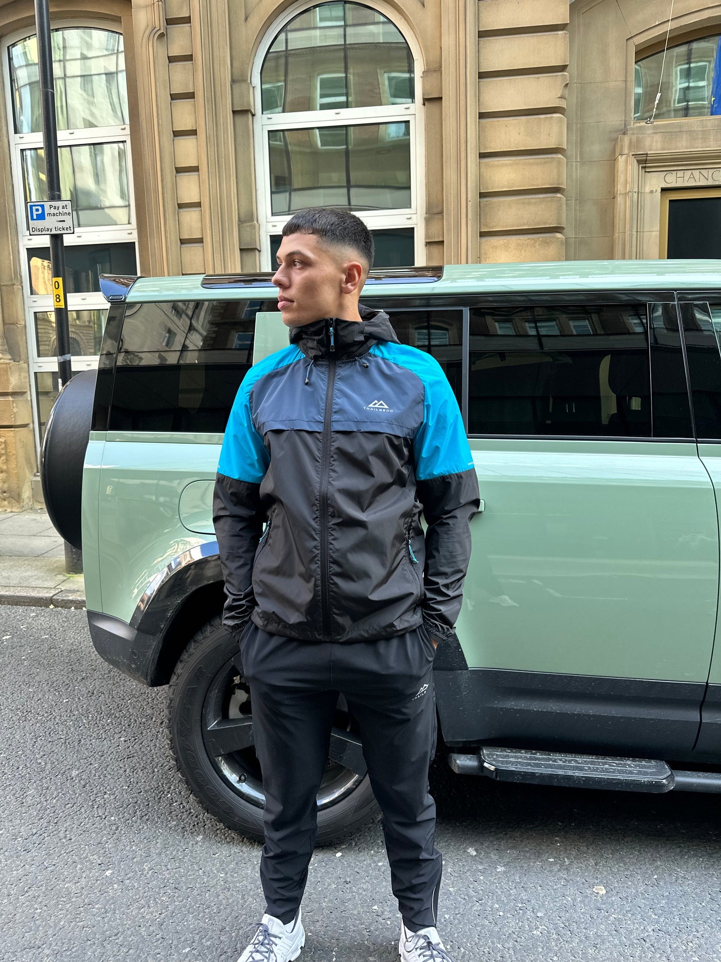 Trailberg Ozone Windbreaker - Black / Blue