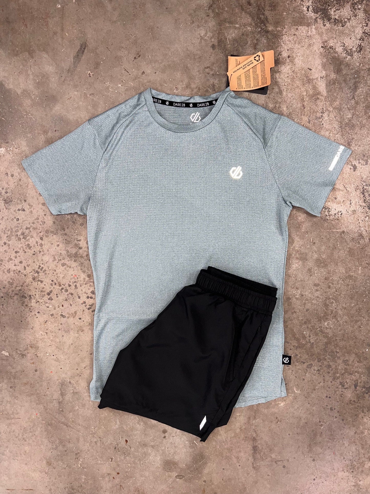 Dare2b Momentum Slate Set - T Shirt / Black Shorts