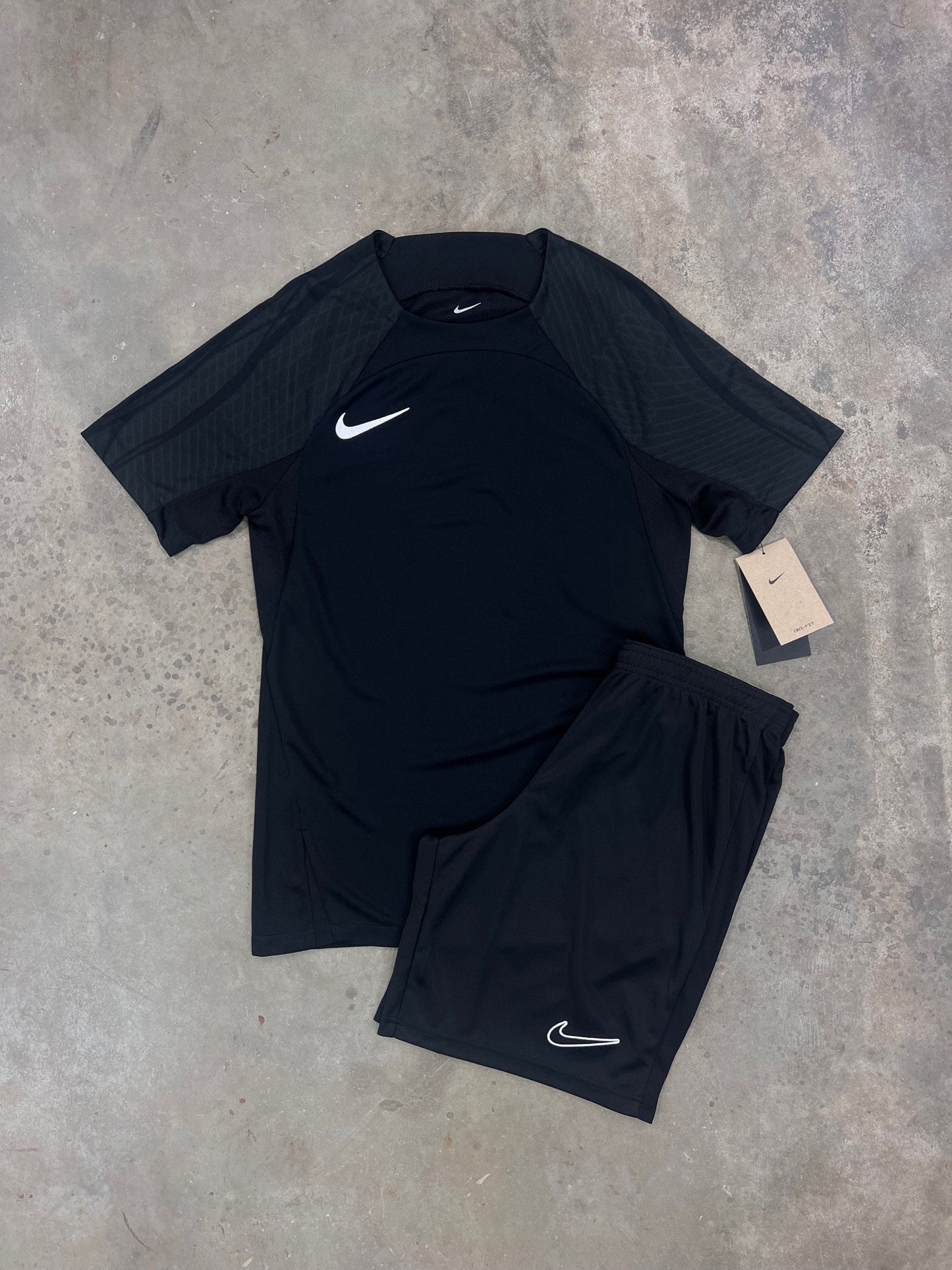 Nike Strike 3 Black Set - T Shirt / Shorts