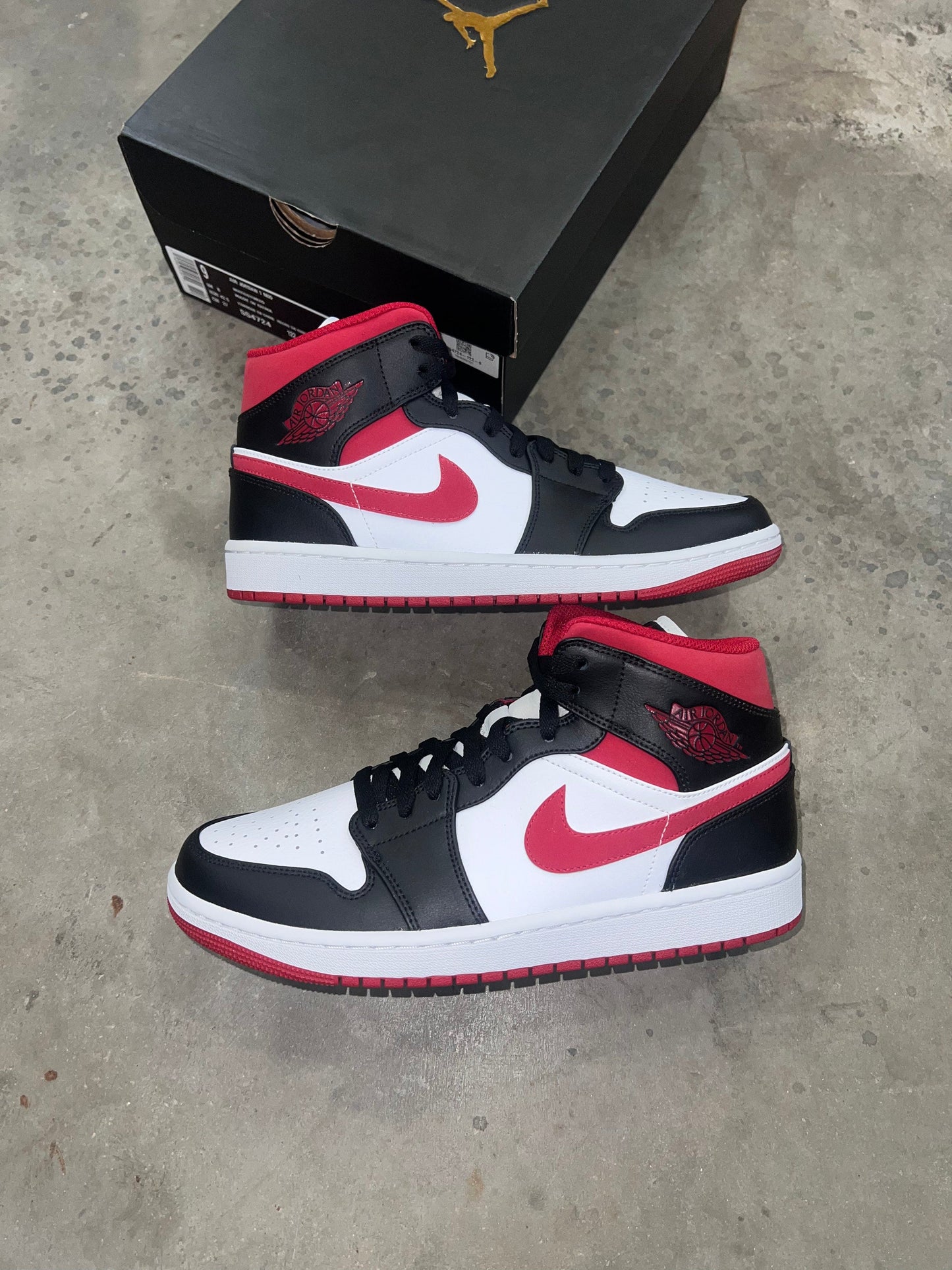 Nike Air Jordan 1 Mid - Gym Red