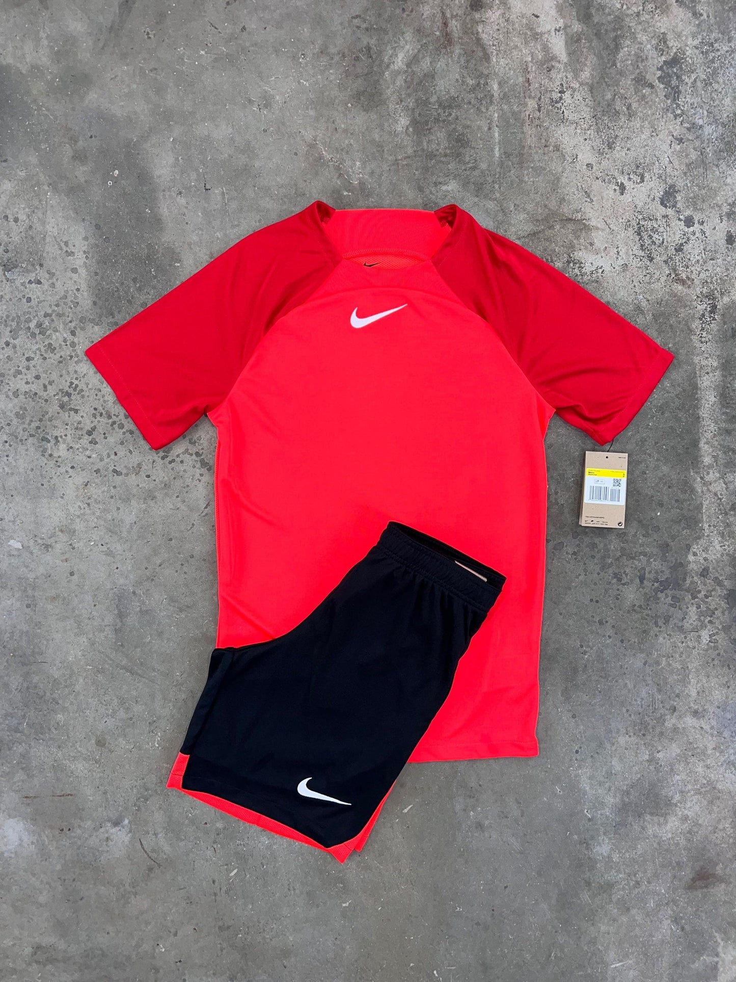 Nike Academy Red Pro Set - T Shirt / Shorts